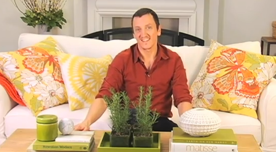 How to decorate a coffee table