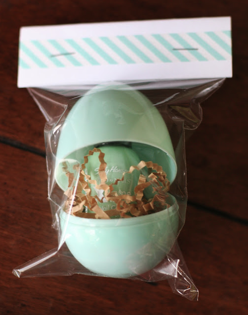 Cute Easter gift wrap idea